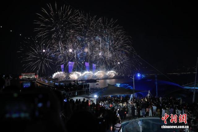 轮旅行 爱达邮轮双船献礼国庆澳门新葡京网页京剧国粹融入邮